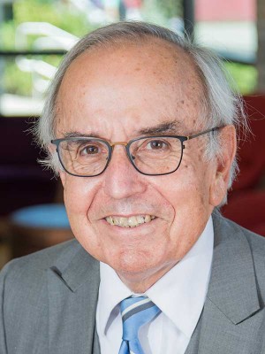 Dr. Art Cyr, Clausen Distinguished Professor of Political Economy and World Business at Carthage College.