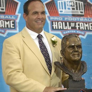 NFL Hall of Famer Bruce Matthews 