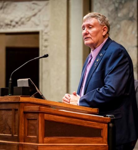 Podium shot of Sen. Wanggaard. 