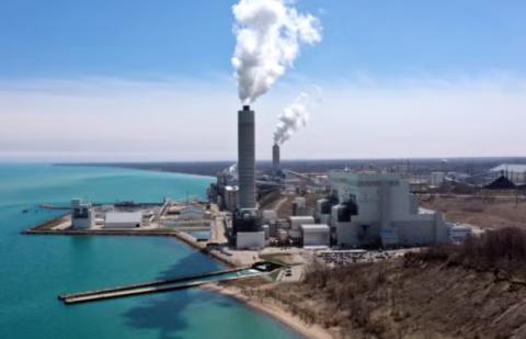 Aerial photo of the Oak Creek power plant. 