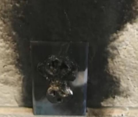 An outlet destroyed after young people attempt "#OutletChallenge"